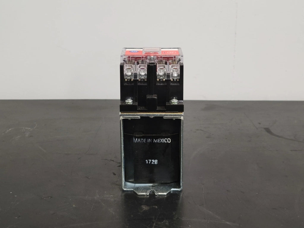 ALLEN-BRADLEY 10 Amp DC Safety Control Relay 700S-DCP310Z24