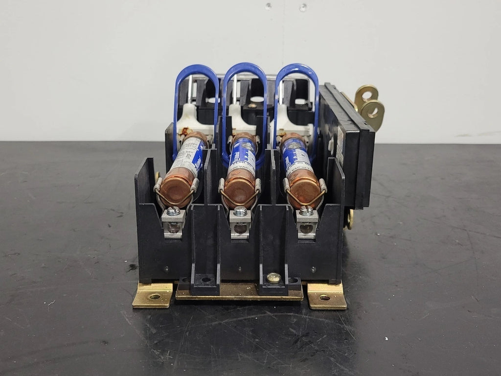 SQUARE D 30 Amp, 3 Pole Fusible Disconnect Switch 9422TCF33 w/ Fuses