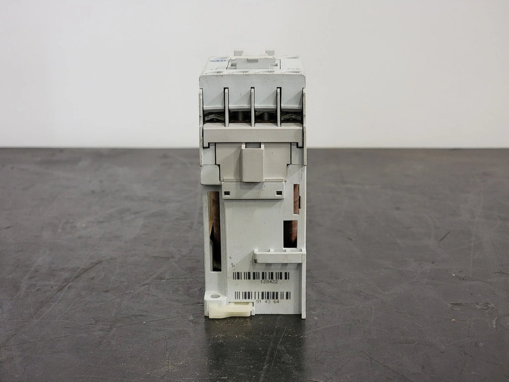 ALLEN-BRADLEY 10 Amp Industrial Control Relay 700-CF220D