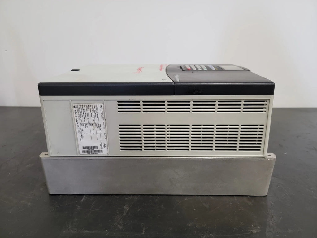 ALLEN-BRADLEY PowerFlex 70, 600 Volts, 22 Amps Adjustable Frequency AC Drive 20AE022A3AYNNNC0