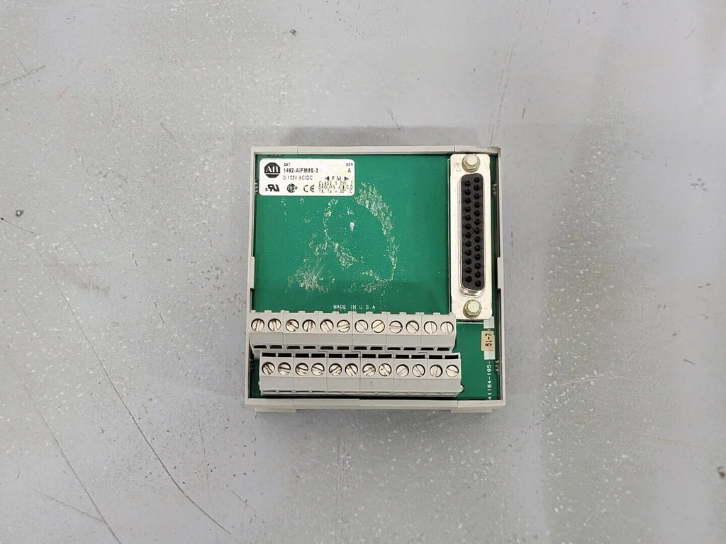 ALLEN-BRADLEY 6-Channel Feed-Through, Isolated Analog Interface Module 1492-AIFM6S-3