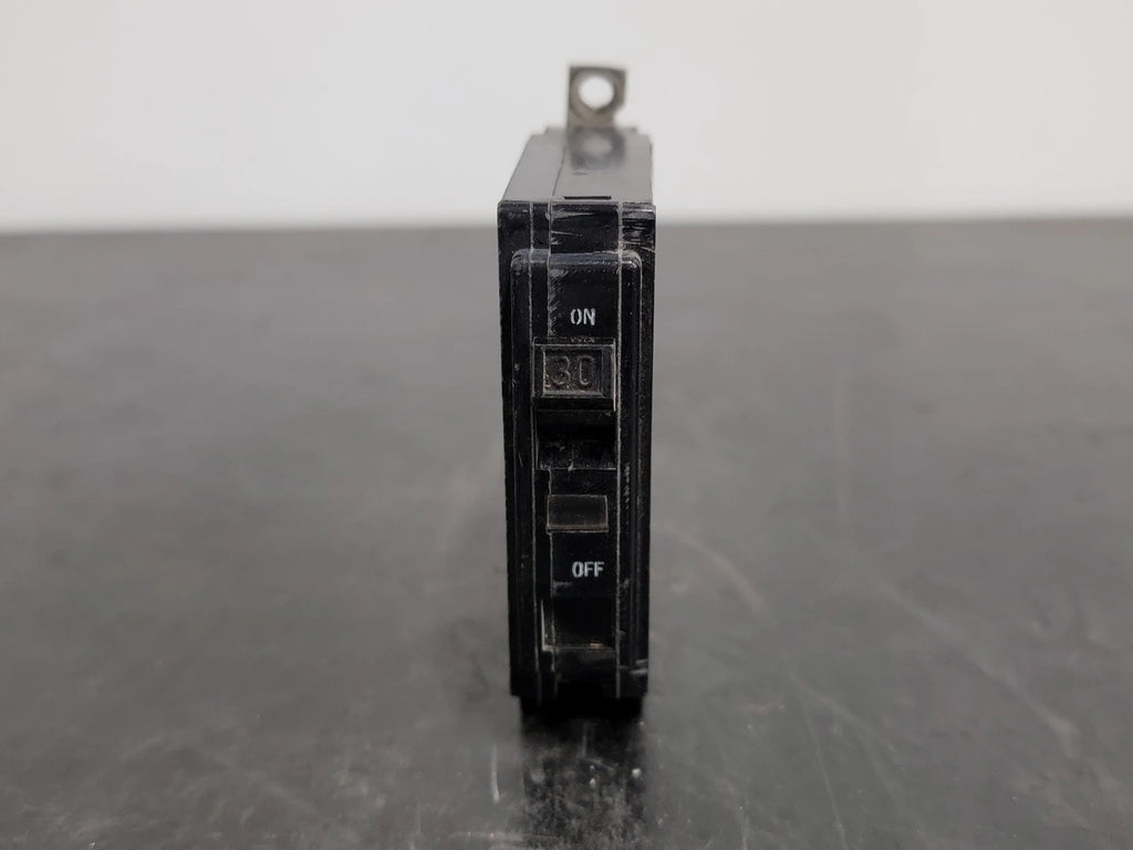SQUARE D 30 Amp 1 Pole Circuit Breaker QOB130