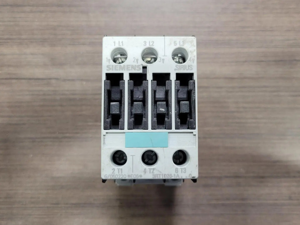 SIEMENS 25 Amp, Size S0, 3 Pole, 110/120 VAC Coil Contactor 3RT1026-1AK60