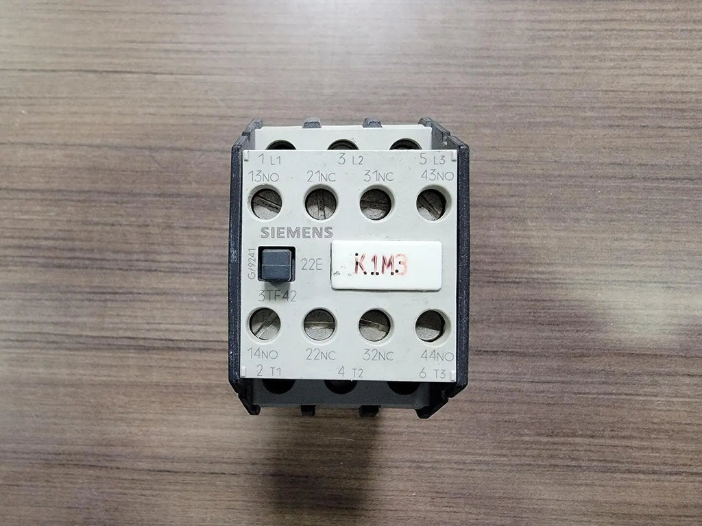 SIEMENS 22.5 Amp, 4 Pole, 2NO+2NC, 110 VAC Coil Motor Starter Contactor 3TF4222-0A