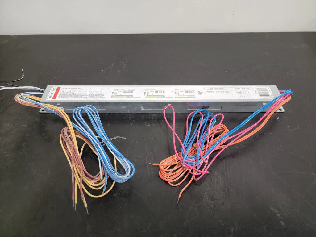 STANDARD 240 Volts 4 Lamps Electronic Ballast E454T5HOPS120-277/N/XTRM 