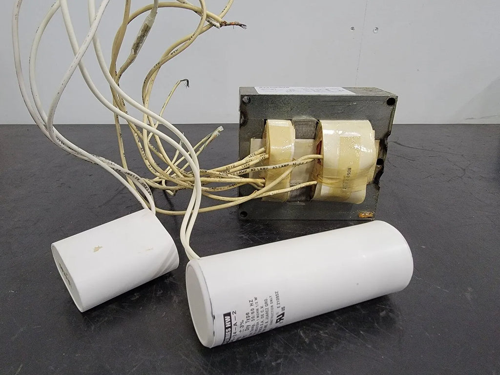 SYLVANIA 120 Volts 2 Lamps Magnetic Ballast w/ Ignitor and Capacitor LU250/TRI 