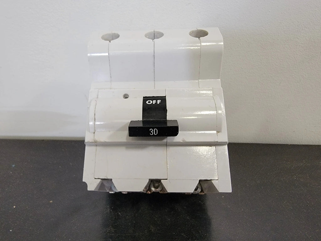 FEDERAL PIONEER 30 Amp 3 Pole Circuit Breaker NA330