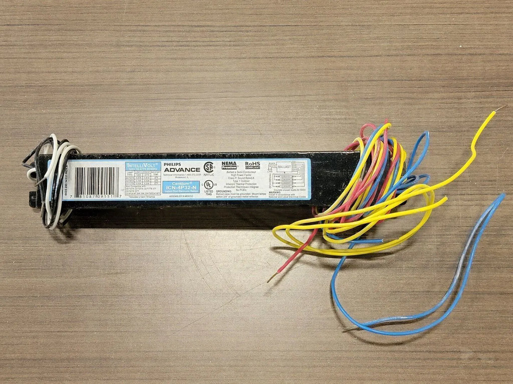 PHILIPS 120 Volts 4 Lamps Electronic Ballast ICN-4P32-N 