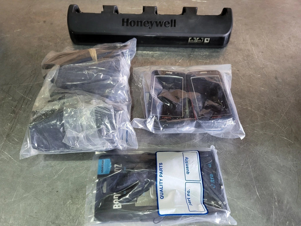 HONEYWELL 4 x Dolphin 70e Mobile Computer Kit w/ Charging Dock & Accessories