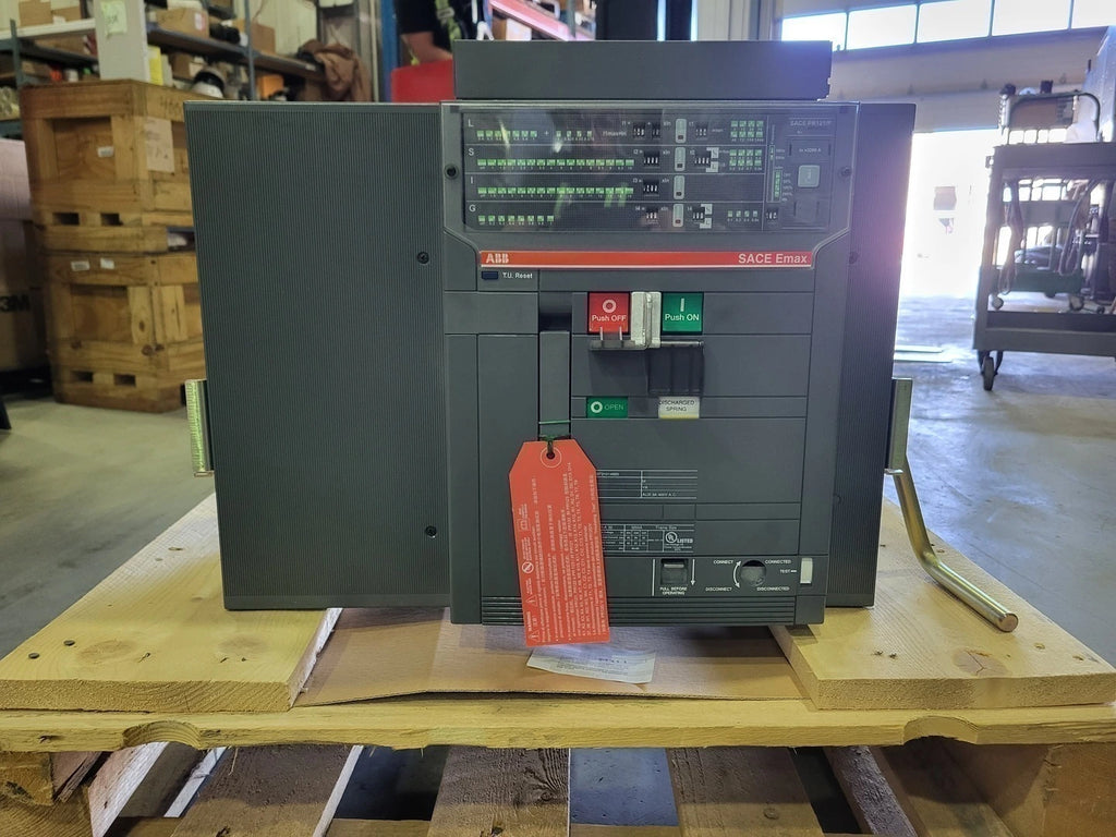 ABB 3200 Amp 3 Pole Air Circuit Breaker E3H-A 32 