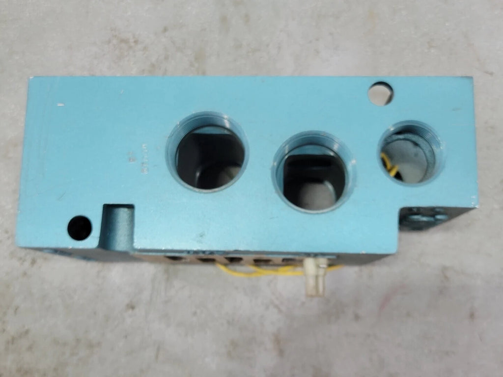 MAC 1 1/4" Pneumatic Valve Base 6600A-612-0011
