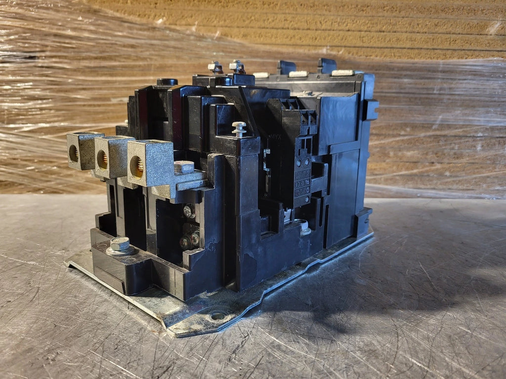 ALLEN-BRADLEY 135 Amp, 3 Poles, NEMA 4, 110/120 VAC Coil Contactor 500F-EOD930