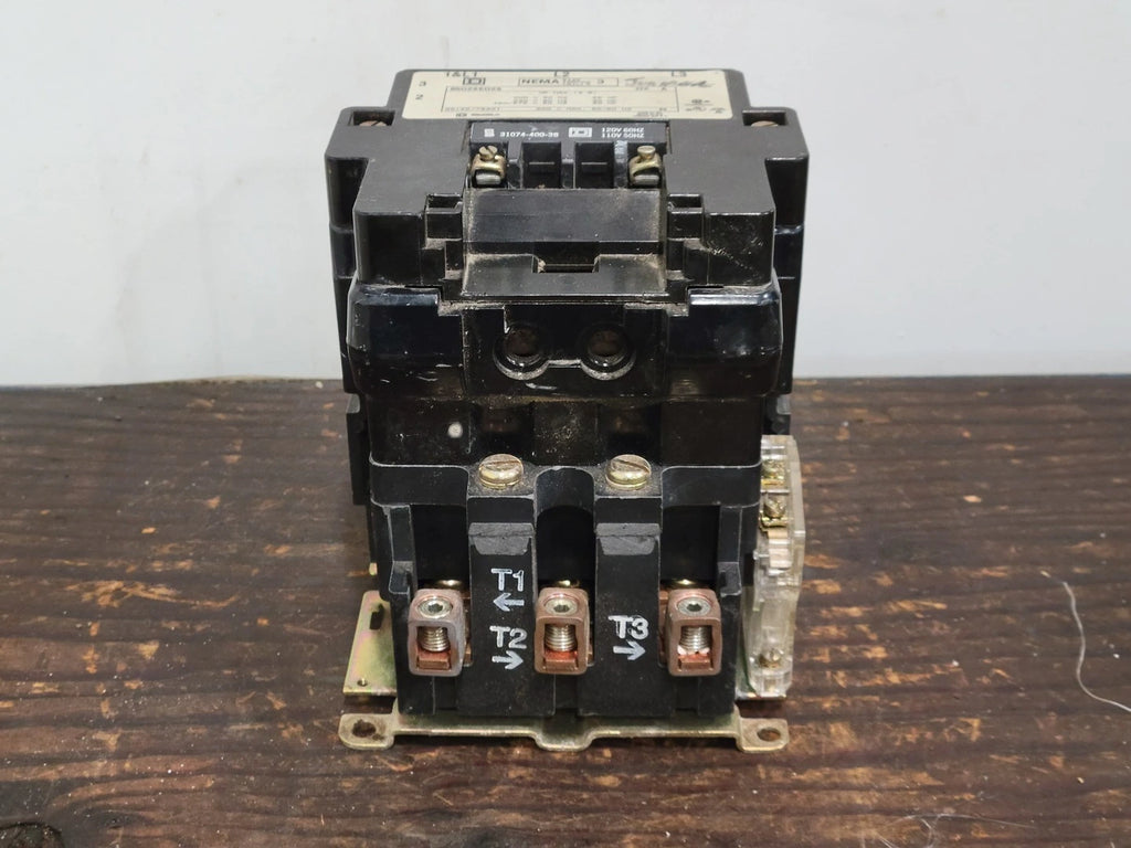 SQUARE D 90 Amp, 3 Pole, NEMA 3, 110/120 VAC Coil, Contactor 8502SE02S