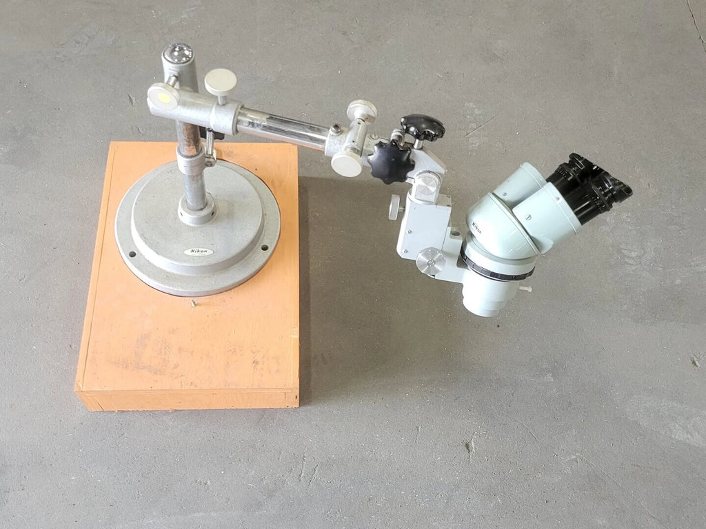 NIKON Lab Microscope 20x Magnification w/ Base Plate