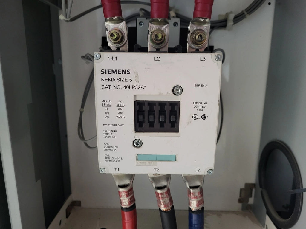 SIEMENS 270 Amp, 3 pole, NEMA SZ5, 460/575 VAC Coil Contactor 40LP32A 