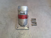 Receptáculo de disyuntor de 20 amperios ENR5201 M4 5-20R 125 V 
