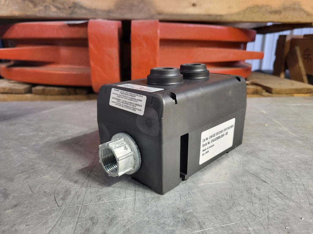 CROUSE-HINDS Non-metallic Control Station GHG432 DRT01501