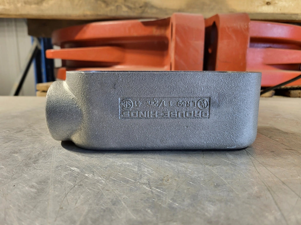 CROUSE-HINDS 1-1/2" Conduit Outlet Body LR59 (Box of 2)