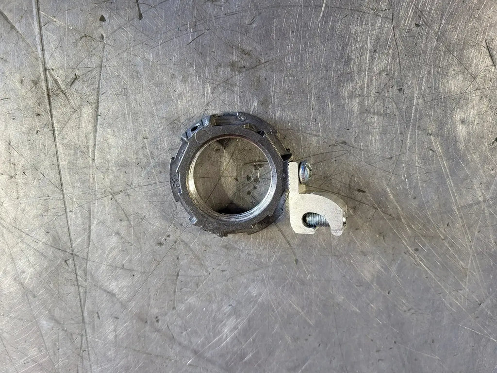 THOMAS & BETTS 1" Ground Locknut Box Of 5 L100GRL