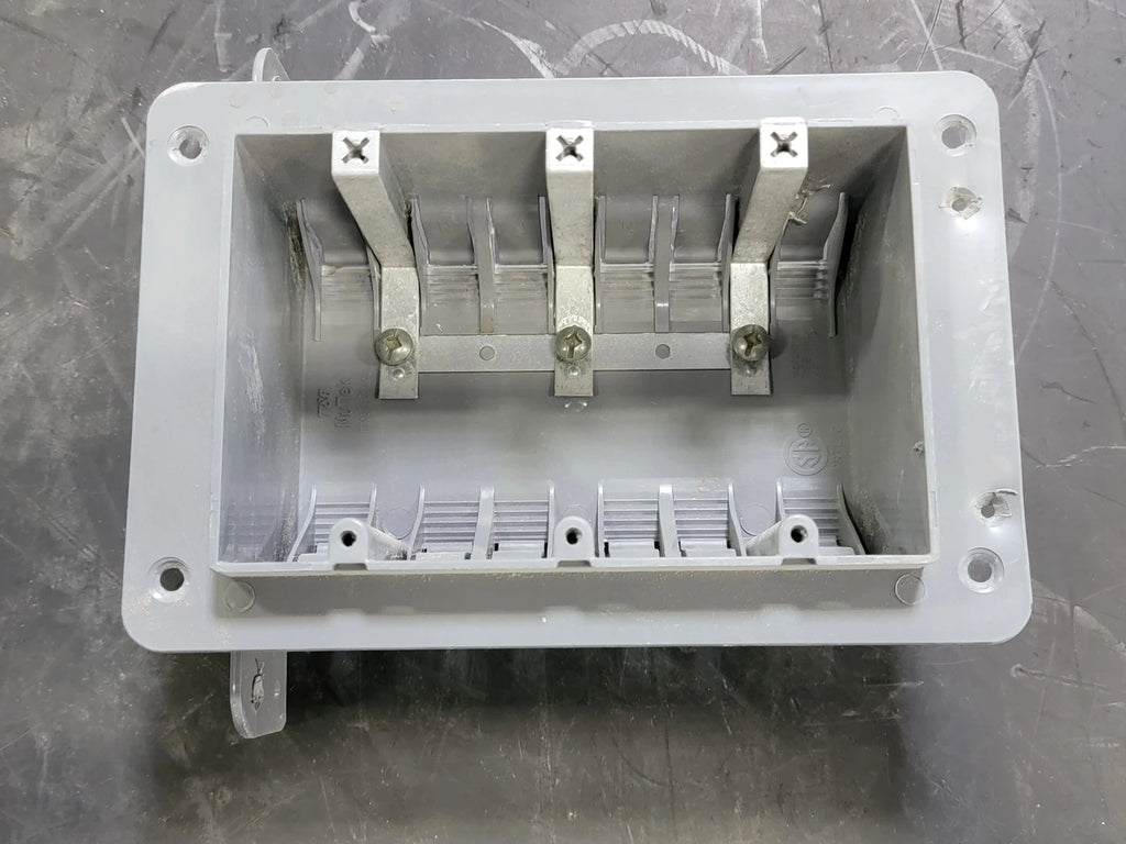 THOMAS & BETTS 3-WSW 3 Gang Plastic Box