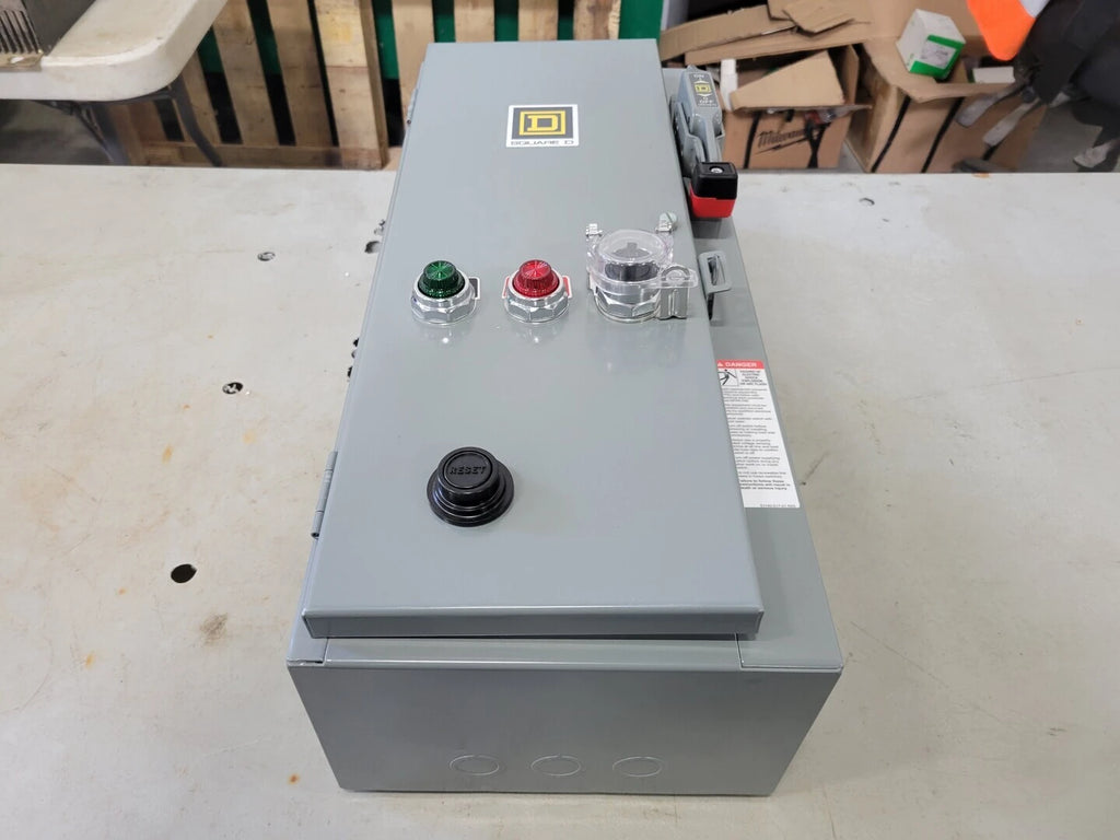 SQUARE D 5 hp, NEMA Size 0, 110/120 VAC Coil Combination Motor Starter 8536SBO2H308S