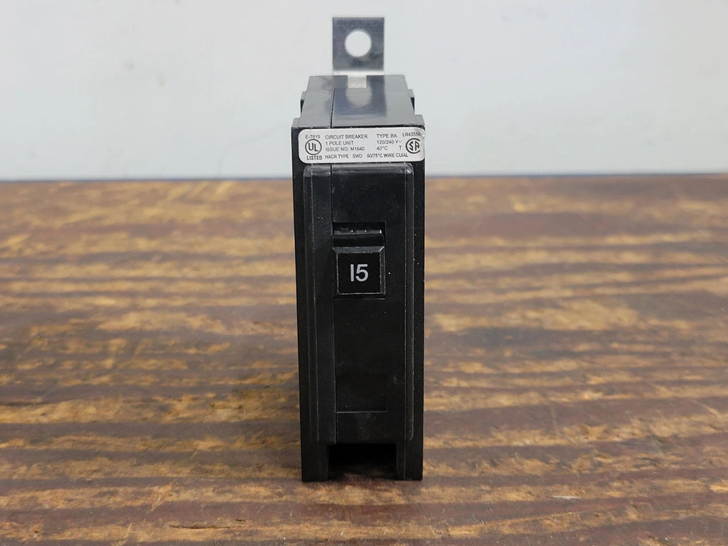 CUTLER-HAMMER 15 Amp, 1 Pole, 120/240 volts Circuit Breaker BA115