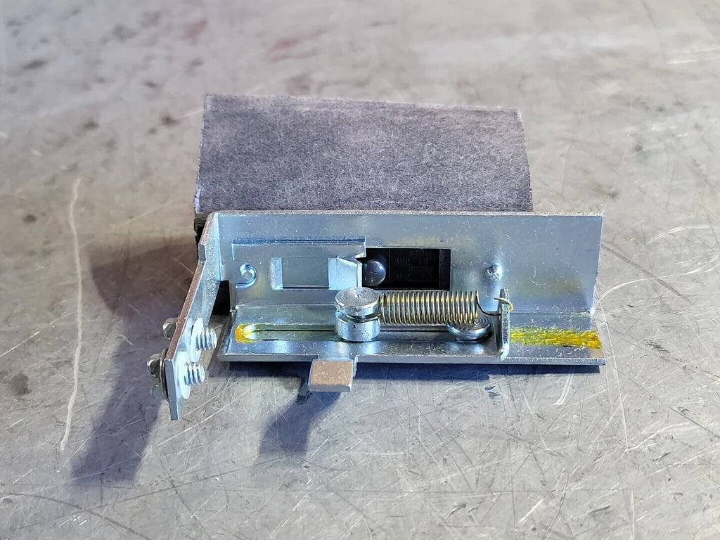 CUTLER-HAMMER Auxiliary Contact Kit DS200EK2 2 NO-2 NC