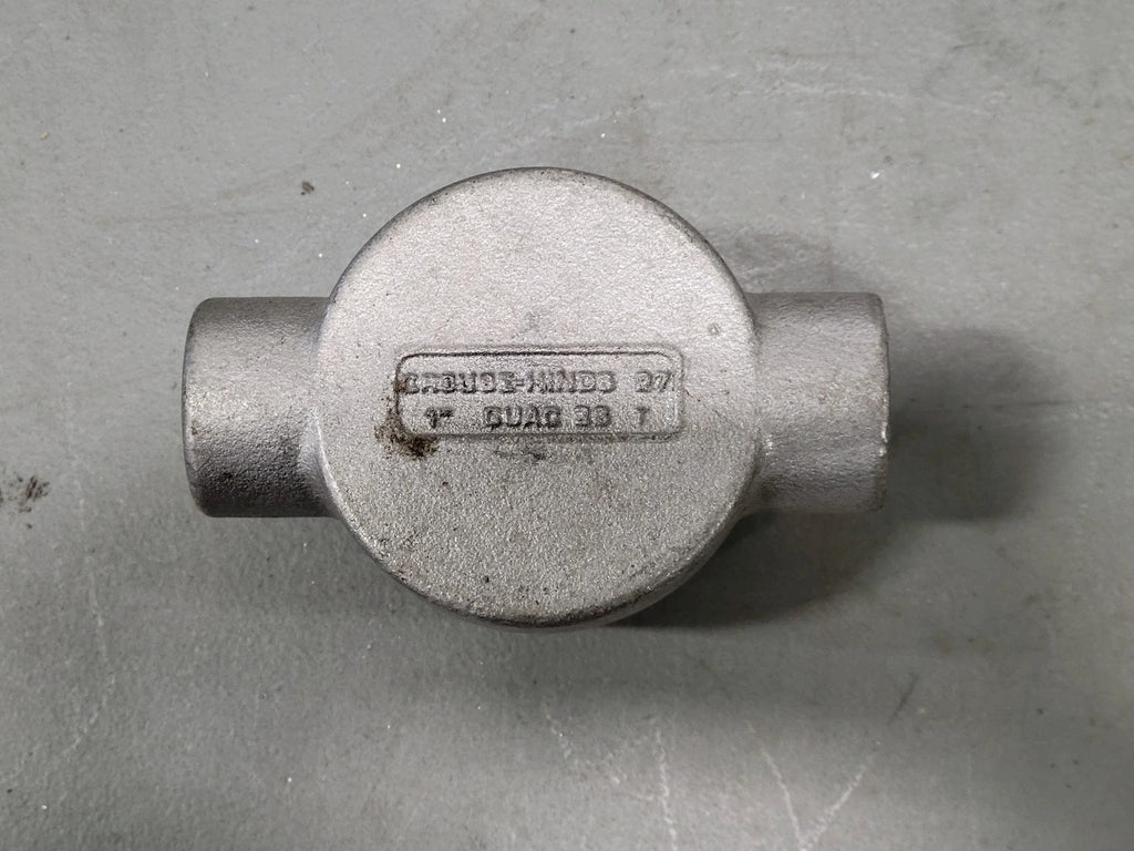 CROUSE-HINDS 1" Conduit Outlet Box with Cover 