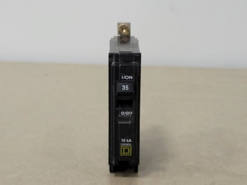 SQUARE D 35 Amp, 1 Pole, 120/240 volts Circuit Breaker QOB135