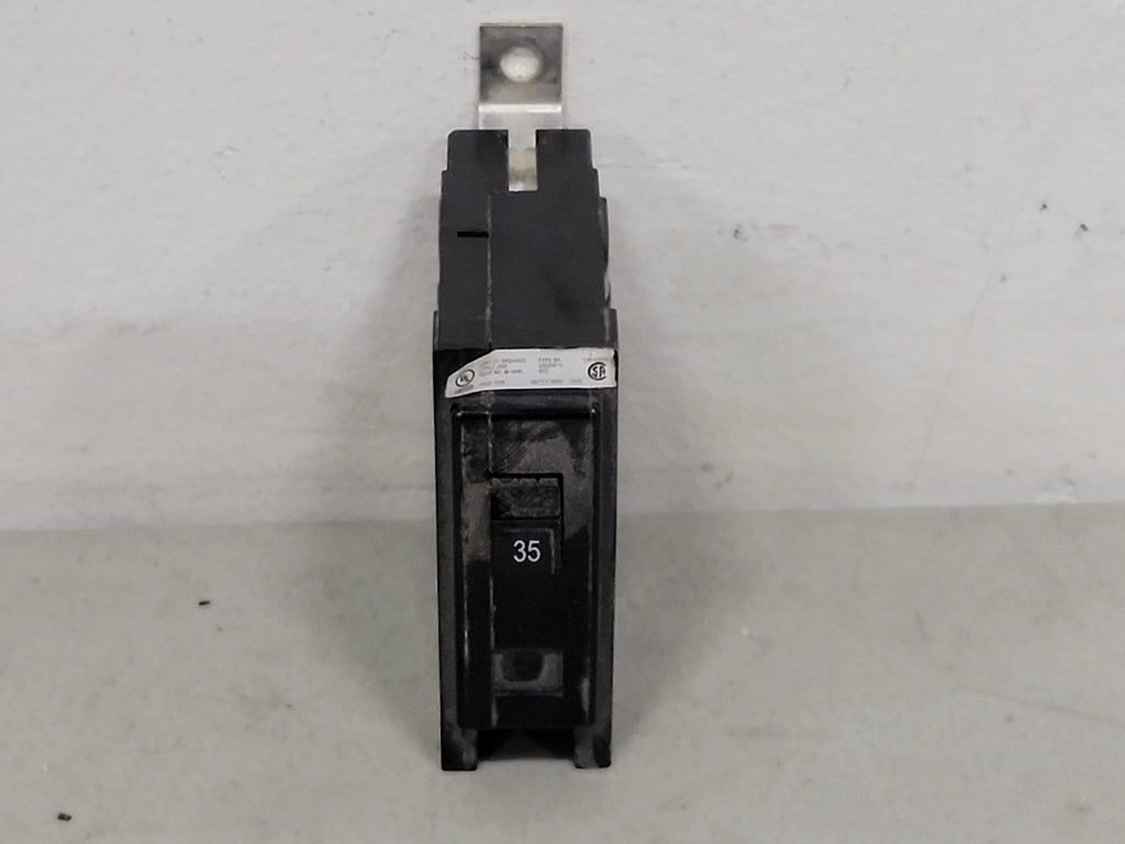 CUTLER-HAMMER 35 Amp, 1 Pole, 120/240 volts Circuit Breaker BA135
