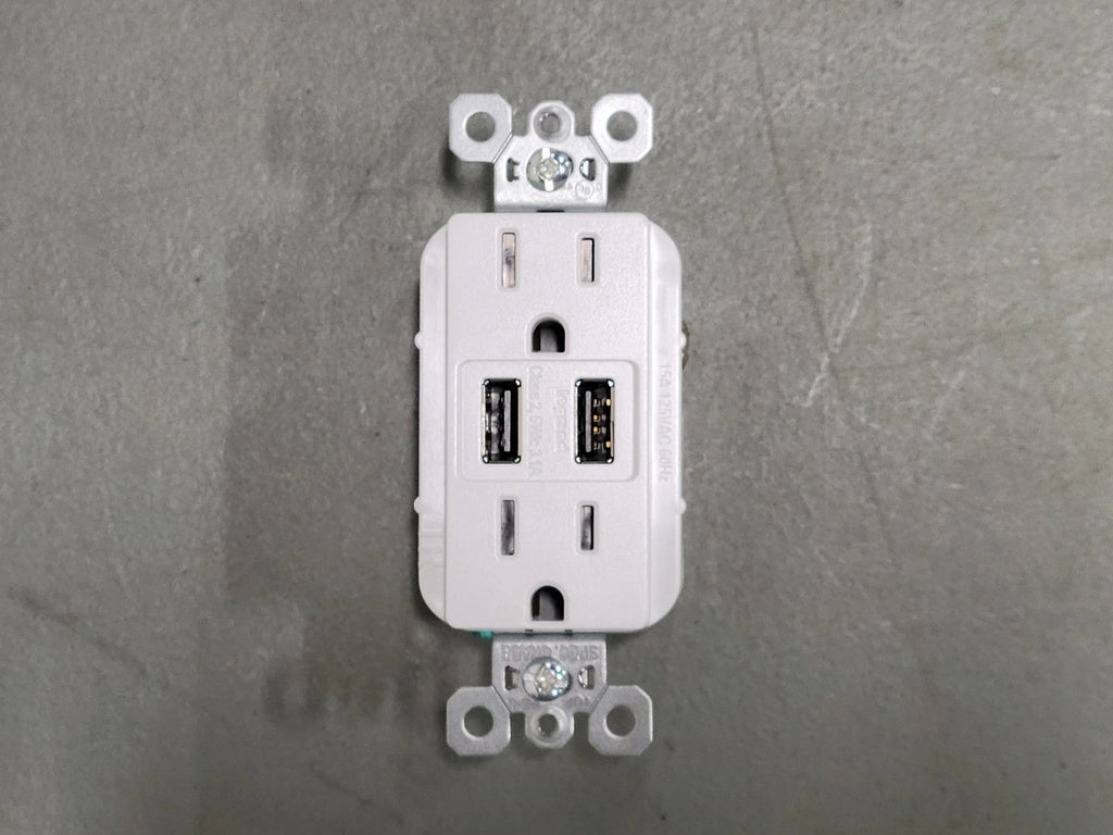 LEGRAND 15 Amp 125 Volts Resistant Decorator Duplex Outlet w/ USB Charger TR5262USB-W 
