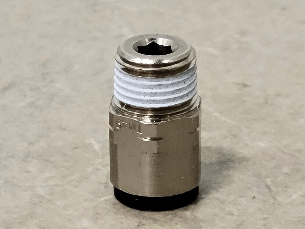 PARKER 1/4" x 1/8" NPT Male Connector 31755611 (Lot of 50)